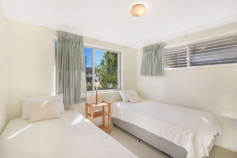 Unit 3 At 4 Pelican Street, Peregian Beach, Noosa Shire - Dentist Find 2