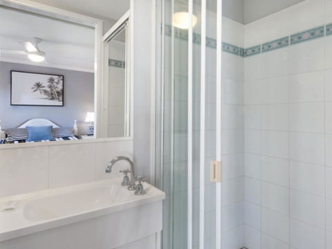 Unit 3 Emerald Shores - Shipping Lane Views! - Dentist Find 2
