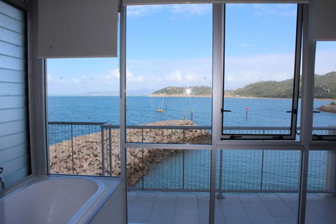 Unit 3302 One Bright Point - Dentist Search 2