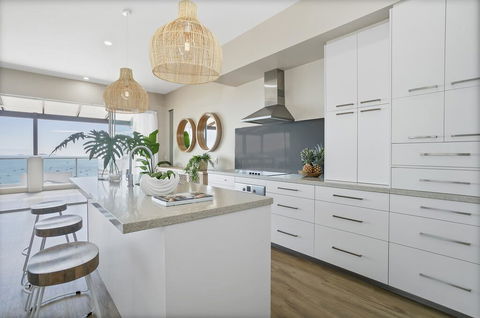 UNIT 35 Whitsundays - Dentist Find 1