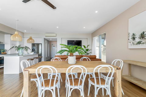 UNIT 35 Whitsundays - Dentist Find 3