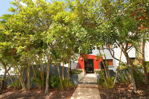 Unit 4, Beaumont Sur Mer, 13 - 15 Pacific Terrace Coolum Beach, 400 BOND, LINEN SUPPLIED - Dentist Find 3