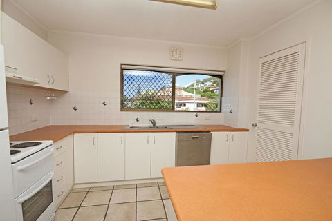 Unit 4, Cooltoro Court, 7 Frank Street Coolum Beach, 400 BOND, LINEN INCLUDED - Dentist Find 3