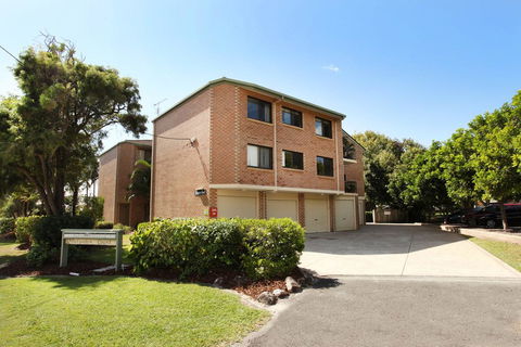 Unit 7, Belander Court, 34 Perry Street Coolum Beach, AIR CONDITIONED, 400 BOND, LINEN SUPPLIED - Dentist Find 0