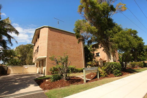 Unit 7, Belander Court, 34 Perry Street Coolum Beach, AIR CONDITIONED, 400 BOND, LINEN SUPPLIED - Dentist Find 1