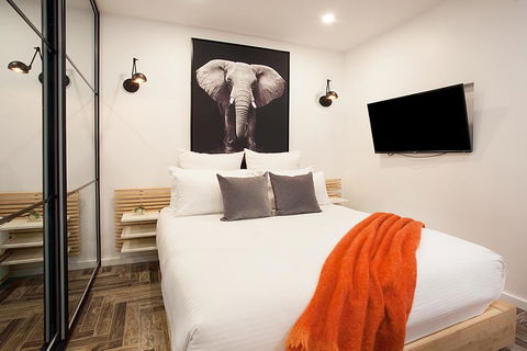 Urban Rest - Young St - Dentist Search 2