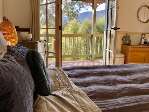 Valley Abode Large Studio Suite -private Ensuite - Dentist Find 0