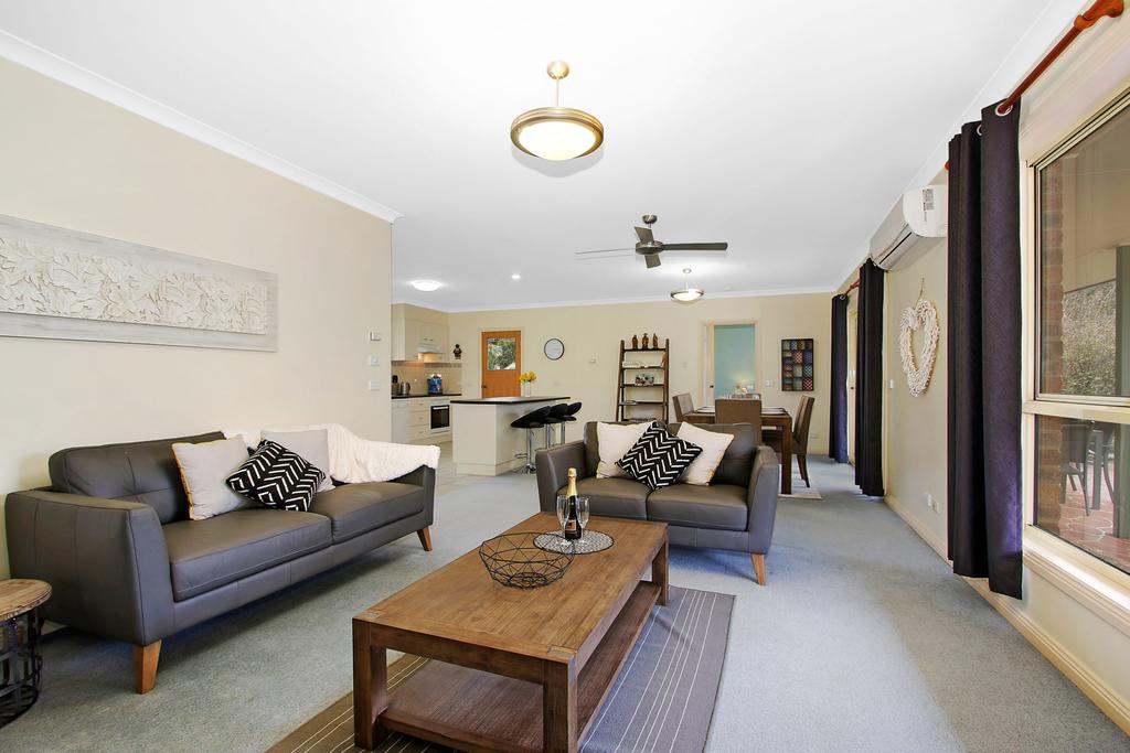 Valley View Townhouse - on the RAIL TRAIL