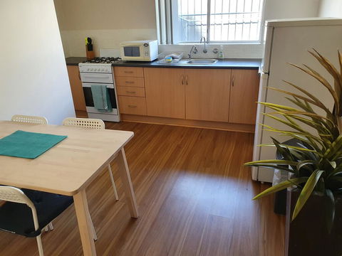 Value 2 Bed Villa Close To QEH + Airport + City + Beach - Dentists Australia 3