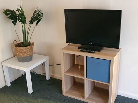 Value 2 Bed Villa Close To QEH + Airport + City + Beach - Dentists Australia 1