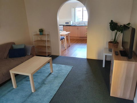 Value 2 Bed Villa Close To QEH + Airport + City + Beach - Dentists Australia 2