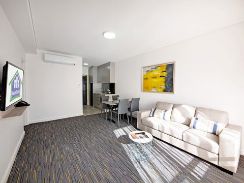 Value Suites Penrith - Dentist Find 1