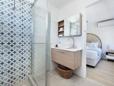 Ventura Beach Motel - 1 Bedroom - Dentist Search 3
