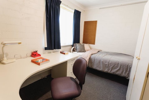 Vickery House 8 Bedroom Flat - Dentist Find 1