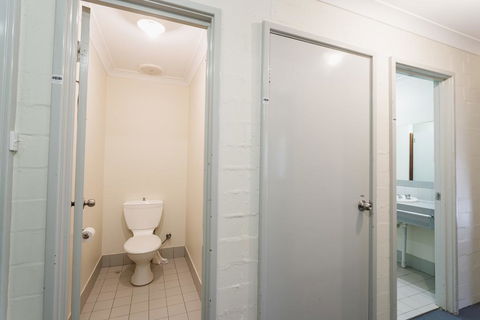 Vickery House 8 Bedroom Flat - Dentist Search 2