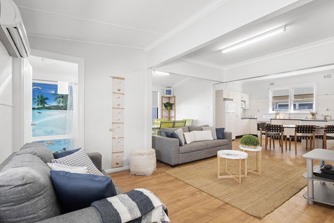 Victoria Parade, 29B - Dentist Find 2