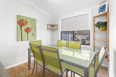 Victoria Parade, 29B - Dentist Find 1