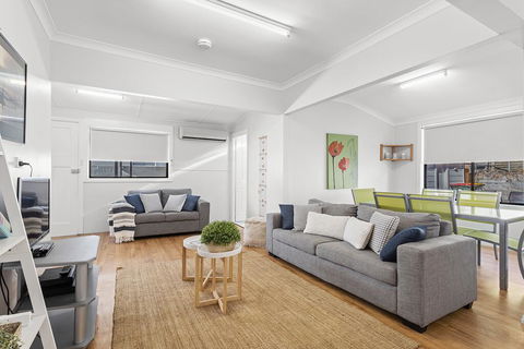 Victoria Parade, 29B - Dentist Find 0