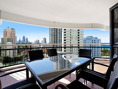 Victoria Square 2 Bed Ocean View Broadbeach - Dentists Australia 1