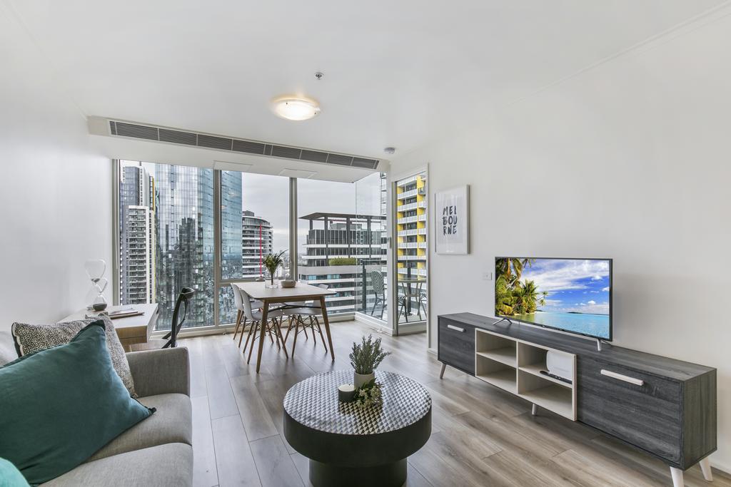 Views and hotel-style extras in a great location