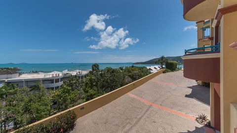 Views From Golden Orchid - Airlie Beach - Dentist Find 2