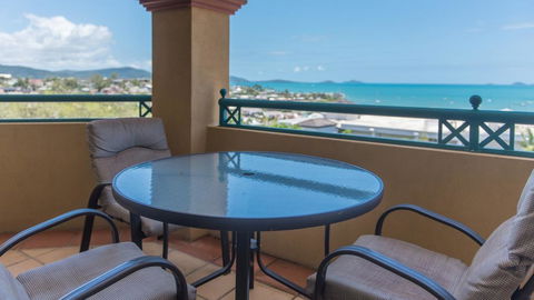 Views From Golden Orchid - Airlie Beach - Dentist Find 1