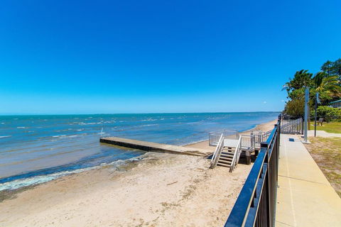 Views, Pool, Air Conditioning - Karoonda Sands Welsby Pde, Bongaree - Dentists Australia 3