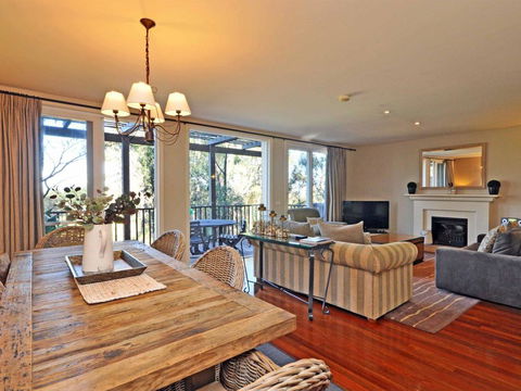 Villa 3br Beaujolais Luxe + Style Resort Condo Located Within Cypress Lakes Resort (nothing Is More Central) - Dentist Find 0