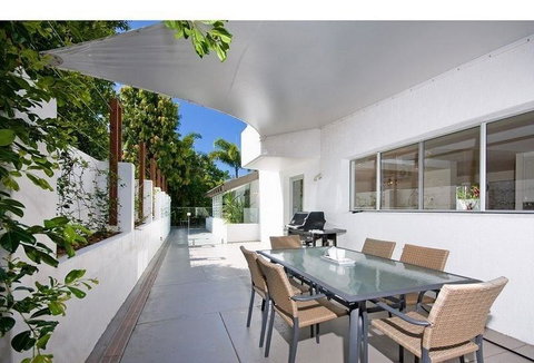 Villa Bianco - Dentist Find 1