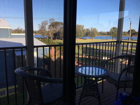 Villa By The Lake - Dentist Find 2