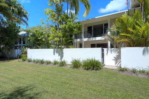 Villa Del Mar - Port Douglas - Dentist Find 0