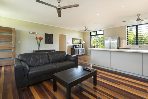 Villa Frangipani - Dentist Find 2