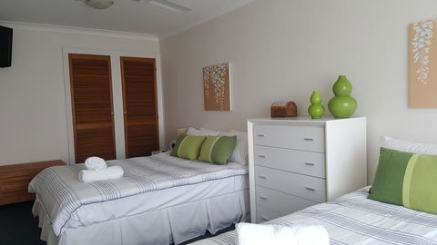 Villa Riviera On River Front - Dentist Search 3