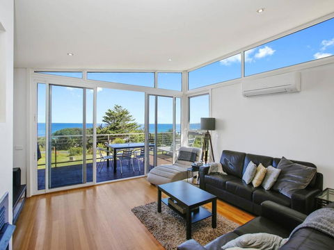 VILLA SARINA - Beautiful Villa In Skenes Creek - Dentist Search 0