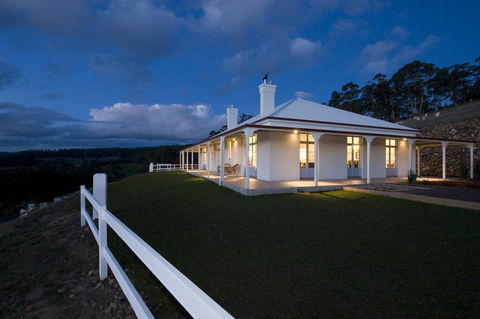 Villa Talia Tasmania - Dentist Find 1