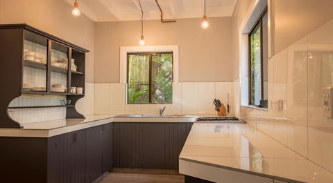 Vintage Inspired Three Bedroom Home- Heated Pool! - Dentists Australia 3