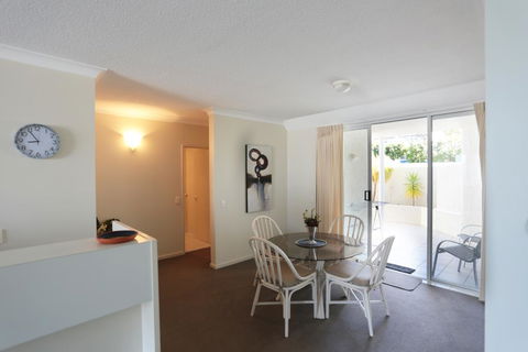 Visit The Cote D'Azur In Sunshine Beach - Dentist Find 3