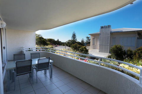 Visit The Cote D'Azur In Sunshine Beach - Dentist Find 0