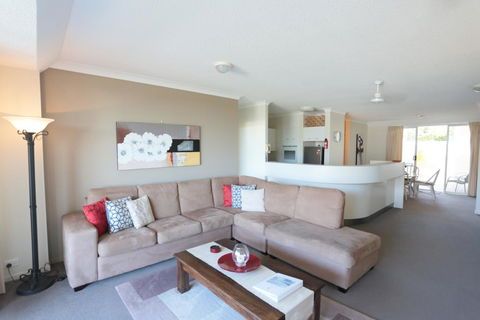 Visit The Cote D'Azur In Sunshine Beach - Dentist Find 1
