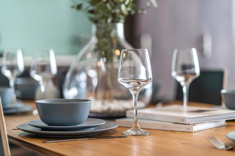 Vue Of The East End-Wifi - Netflix - Nespresso - Dentists Australia 2