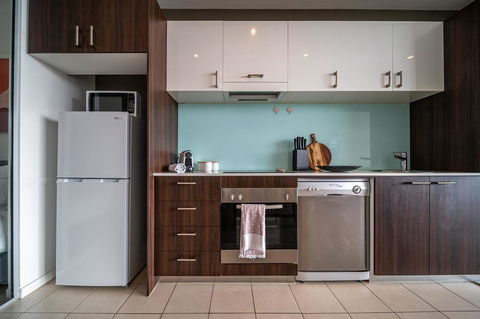 Vue Of The East End-Wifi - Netflix - Nespresso - Dentists Australia 3