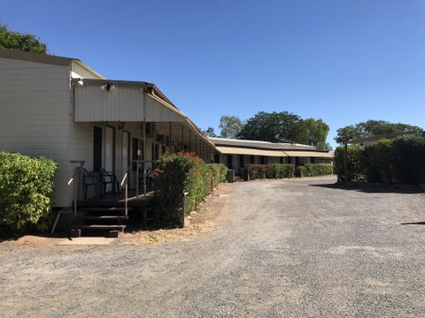 Wagon Wheel Motel - Dentists Australia 3