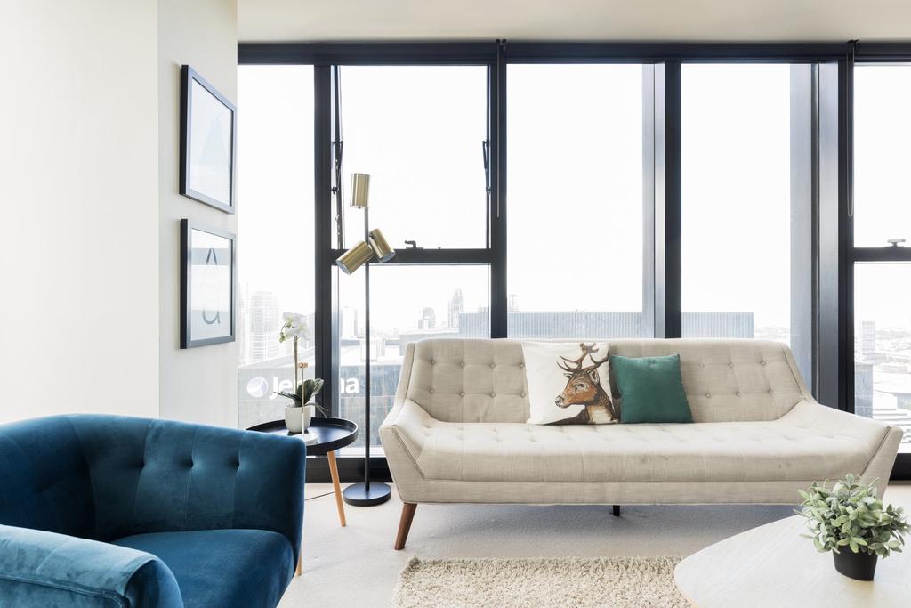 Wake to Eureka Tower Views from Prestigious Collins St