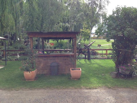 Walcha Royal Cafe & Accommodation - Dentist Find 2
