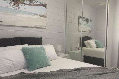 Walk To Lamberts Beach With Wi-fi And Netflix - Dentist Find 1