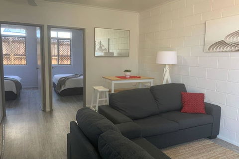 Walk To Lamberts Beach With Wi-fi And Netflix - Dentist Find 2