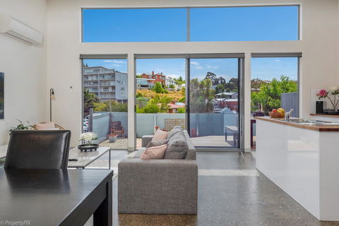 Walk To Salamanca, Queens Cottage LUX 3bdm Queens Cottage - Dentist Find 2