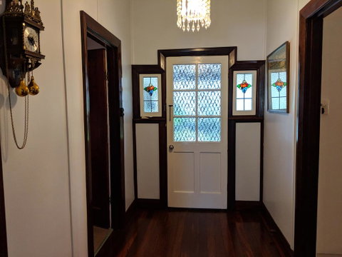 Walnut Cottage - 2 Bedroom Pet Friendly Country Cottage - Dentist Find 2