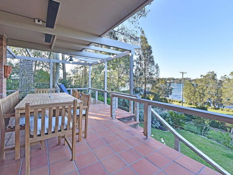 Wangi Waterfront Delight Estate - Waterfront Reserve Home - Dentist Find 0