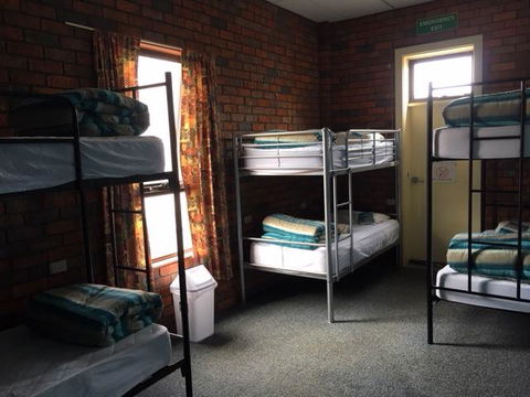 Warrnambool Beach Backpackers - Dentist Find 1